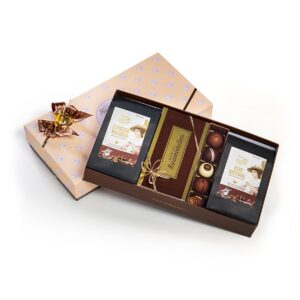 Zauner gift box "Coffee & Sweets" with Zauner Stollen, Zauner truffle stick and Zauner coffee