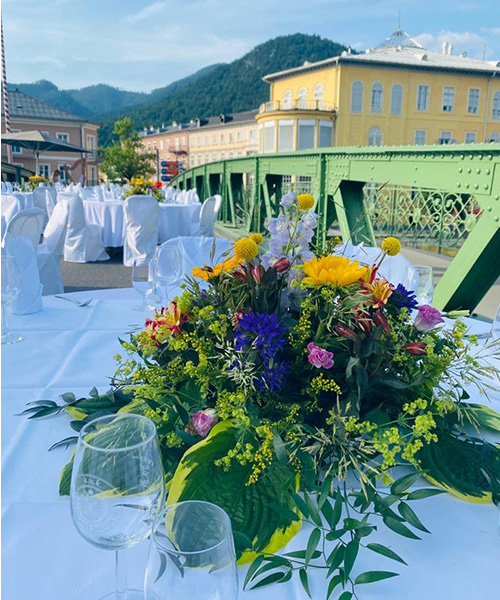 Bridge dinner in Bad Ischl for the Notos awards ceremony. Close-up of table decorations.