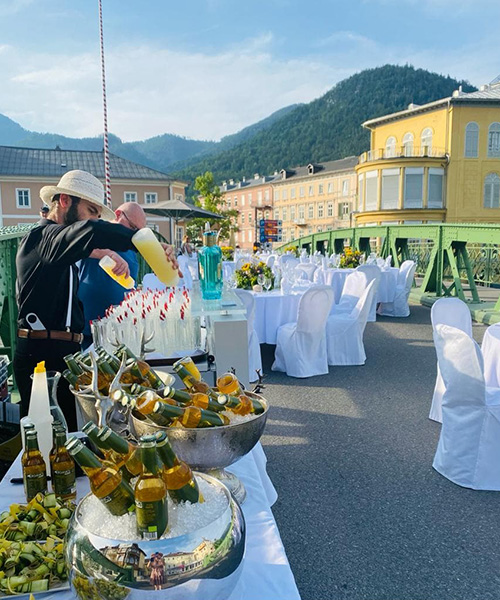 Bridge dinner in Bad Ischl for the Notos awards ceremony. View of the bar where drinks are being prepared.