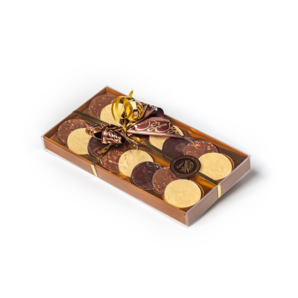 Rectangular 100g cardboard pack with 32 pieces of chocolate filled galettes