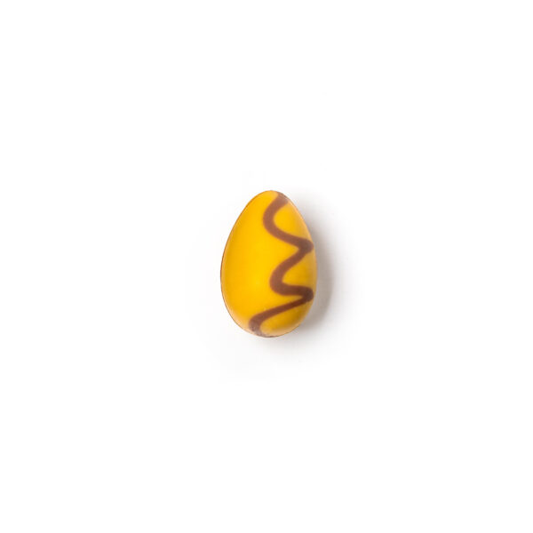 Easter egg in chicken egg size with passion fruit chocolate 15g