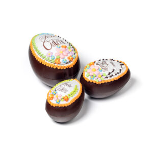 Hand-painted chocolate eggs with dark chocolate filled with Zauner pralines